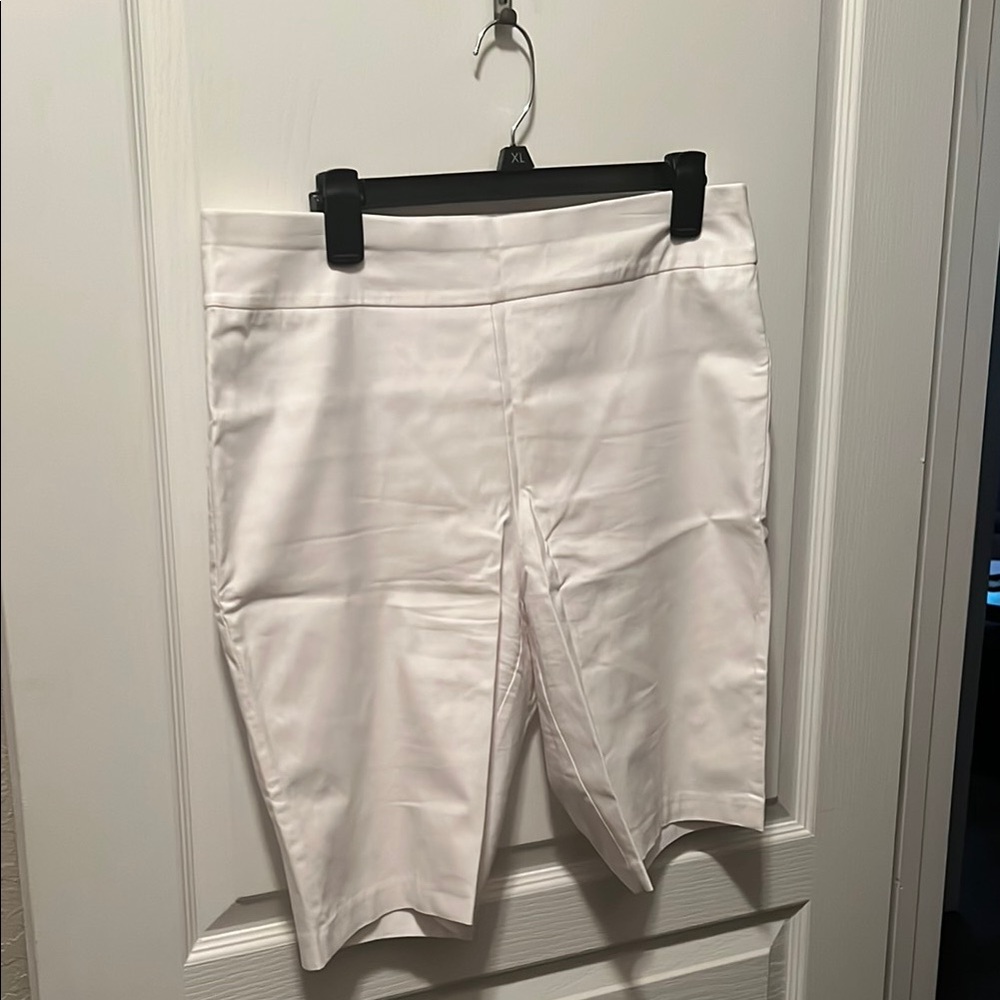 Chico's So Slimming White Women's Bermuda Shorts